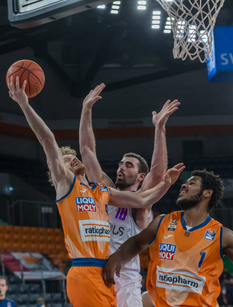 在比赛中担 在比赛中担